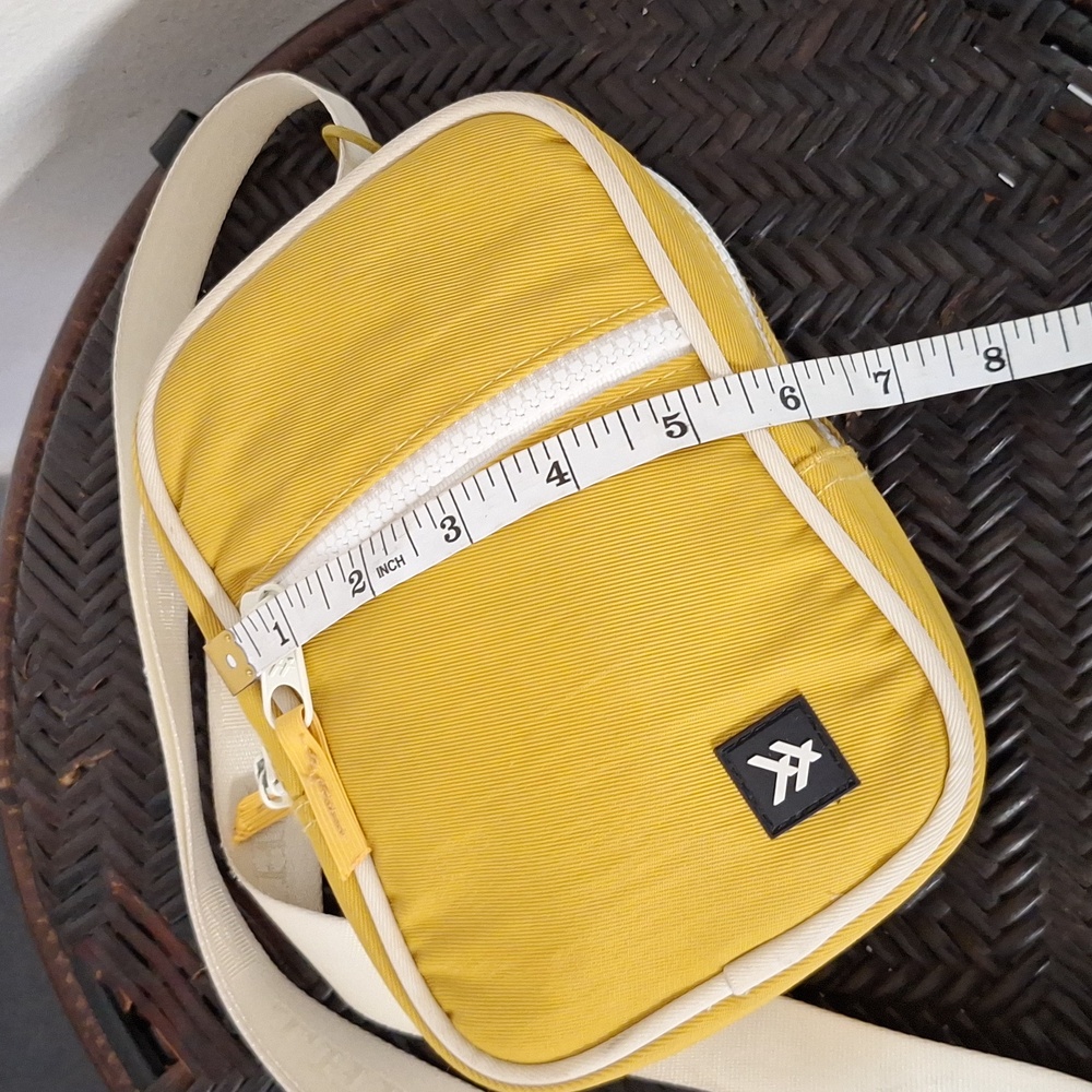 Thread Crossbody Bag - Picture 7 of 13